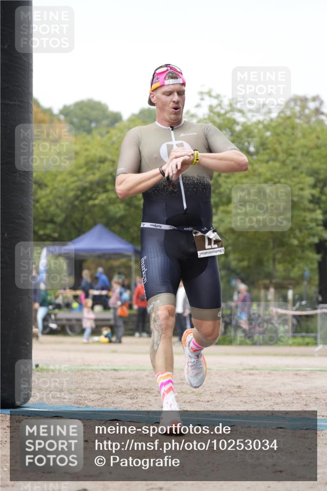 13.09.2026 - Stadtparktriathlon Patografie http://msf.ph/oto/10253034 13.09.2026 09:57:22 Ziel 77 meine-sportfotos.de