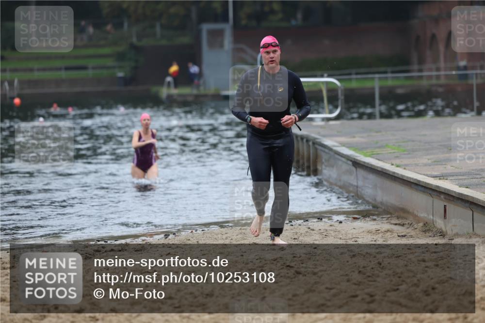 13.09.2026 - Stadtparktriathlon Mo-Foto http://msf.ph/oto/10253108 13.09.2026 09:50:48 Schwimmen 252, 307, 330, 342 meine-sportfotos.de