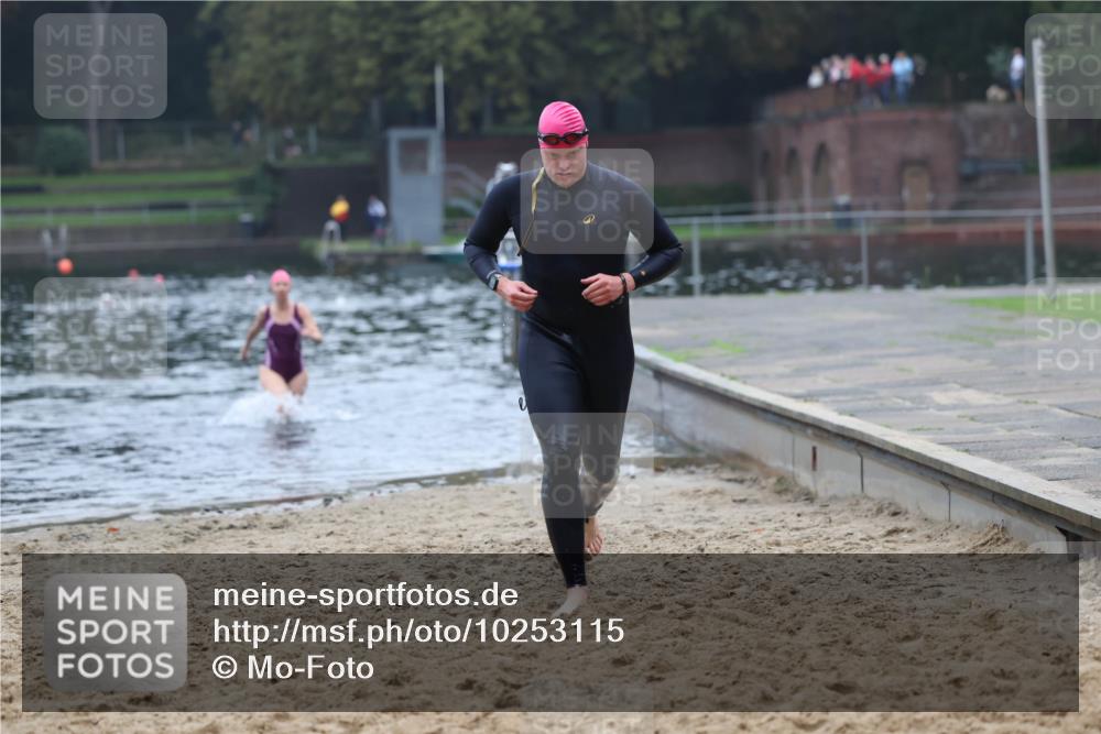 13.09.2026 - Stadtparktriathlon Mo-Foto http://msf.ph/oto/10253115 13.09.2026 09:50:49 Schwimmen 252, 307, 330, 342 meine-sportfotos.de