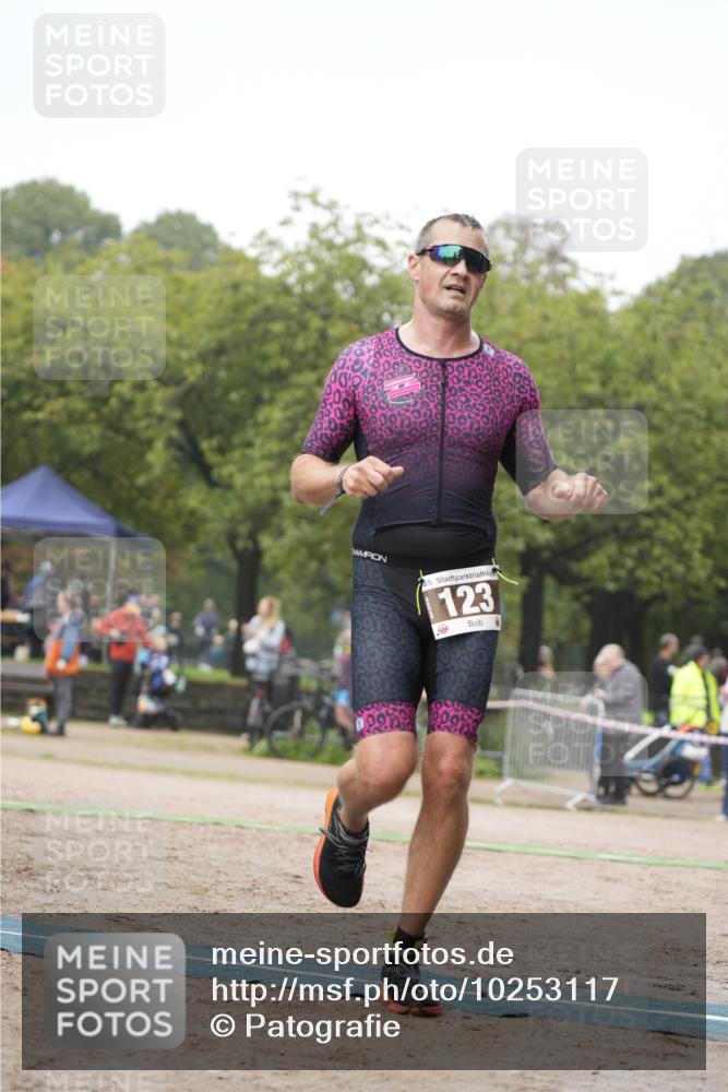 13.09.2026 - Stadtparktriathlon Patografie http://msf.ph/oto/10253117 13.09.2026 09:59:54 Ziel 123, 138 meine-sportfotos.de