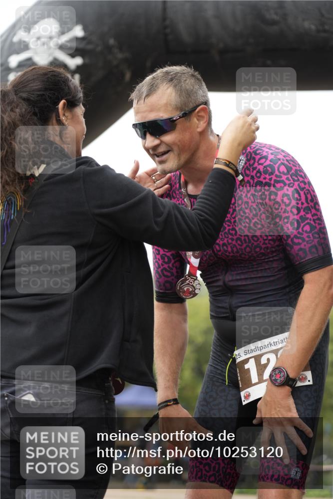 13.09.2026 - Stadtparktriathlon Patografie http://msf.ph/oto/10253120 13.09.2026 09:59:57 Ziel 123 meine-sportfotos.de
