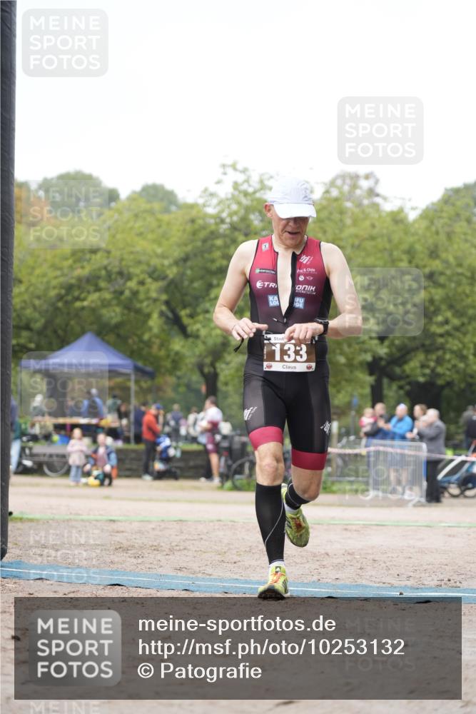 13.09.2026 - Stadtparktriathlon Patografie http://msf.ph/oto/10253132 13.09.2026 10:00:44 Ziel 110, 133 meine-sportfotos.de