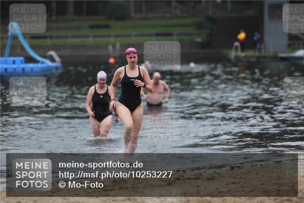 13.09.2026 - Stadtparktriathlon Mo-Foto http://msf.ph/oto/10253227 13.09.2026 09:52:14 Schwimmen 242, 277 meine-sportfotos.de
