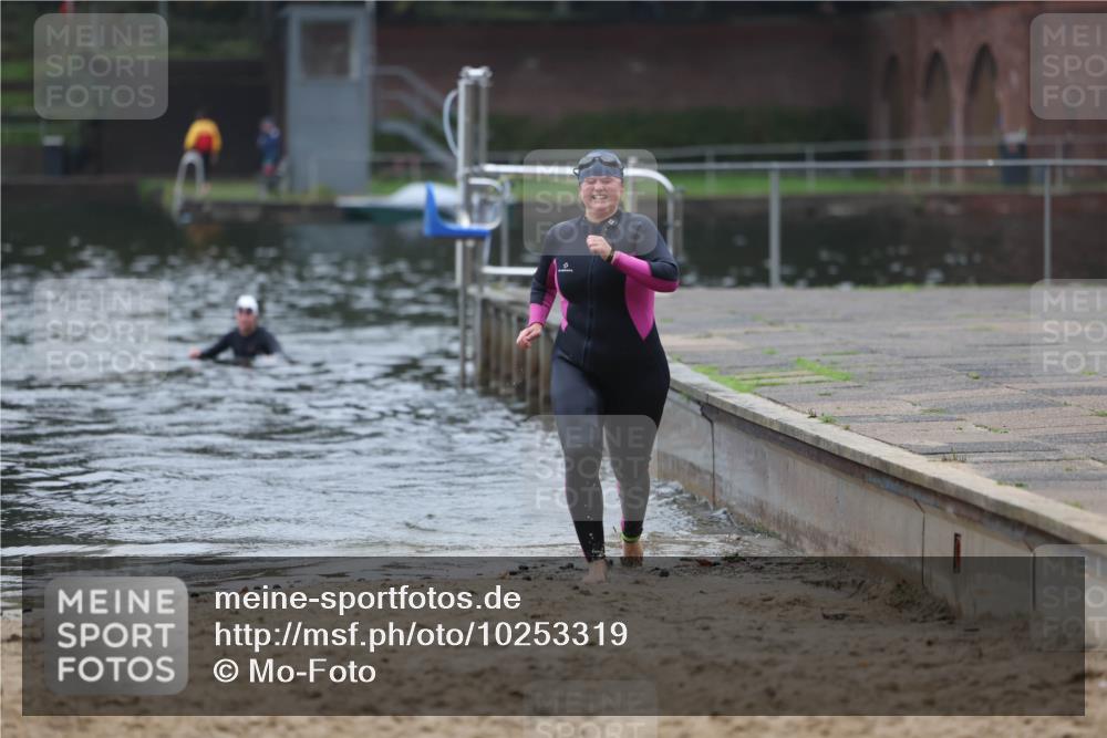 13.09.2026 - Stadtparktriathlon Mo-Foto http://msf.ph/oto/10253319 13.09.2026 09:53:42 Schwimmen 299, 306 meine-sportfotos.de