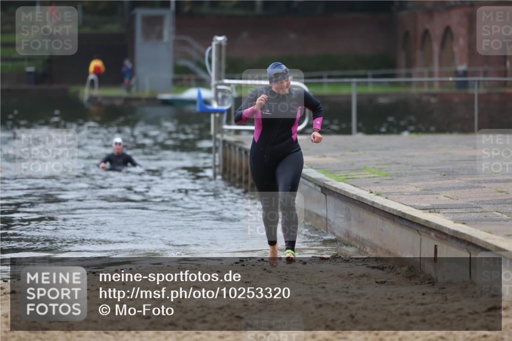 13.09.2026 - Stadtparktriathlon Mo-Foto http://msf.ph/oto/10253320 13.09.2026 09:53:42 Schwimmen 299, 306 meine-sportfotos.de