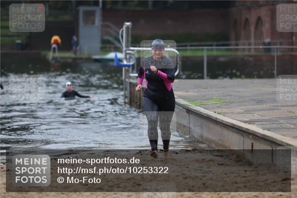 13.09.2026 - Stadtparktriathlon Mo-Foto http://msf.ph/oto/10253322 13.09.2026 09:53:42 Schwimmen 299, 306 meine-sportfotos.de