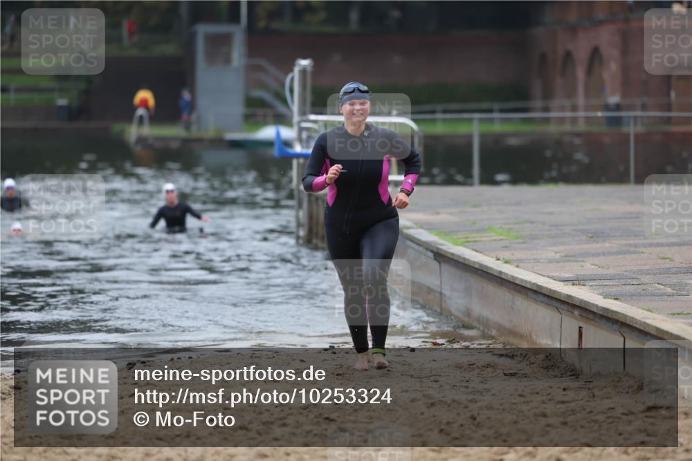 13.09.2026 - Stadtparktriathlon Mo-Foto http://msf.ph/oto/10253324 13.09.2026 09:53:43 Schwimmen 299, 306 meine-sportfotos.de