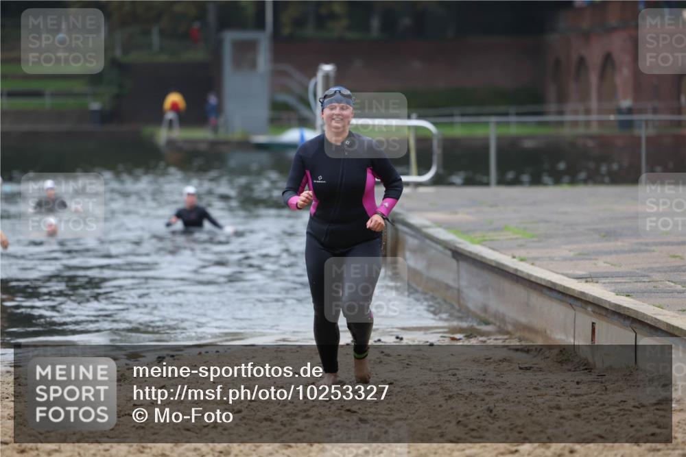 13.09.2026 - Stadtparktriathlon Mo-Foto http://msf.ph/oto/10253327 13.09.2026 09:53:43 Schwimmen 299, 306 meine-sportfotos.de