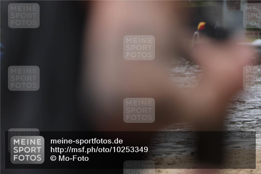 13.09.2026 - Stadtparktriathlon Mo-Foto http://msf.ph/oto/10253349 13.09.2026 09:53:48 Schwimmen 299, 306 meine-sportfotos.de