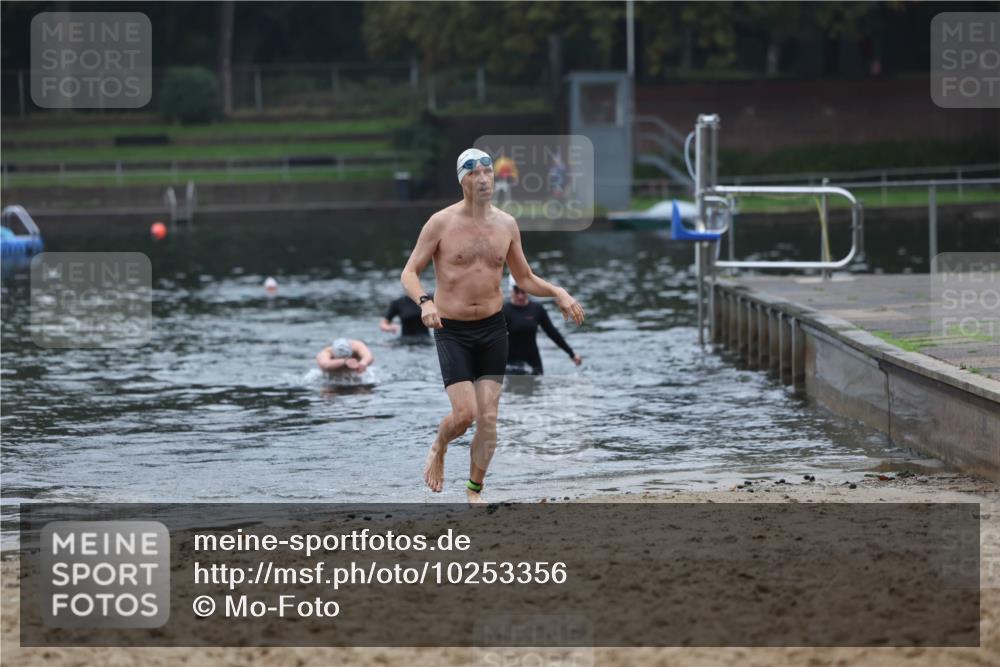 13.09.2026 - Stadtparktriathlon Mo-Foto http://msf.ph/oto/10253356 13.09.2026 09:53:51 Schwimmen 225, 299 meine-sportfotos.de