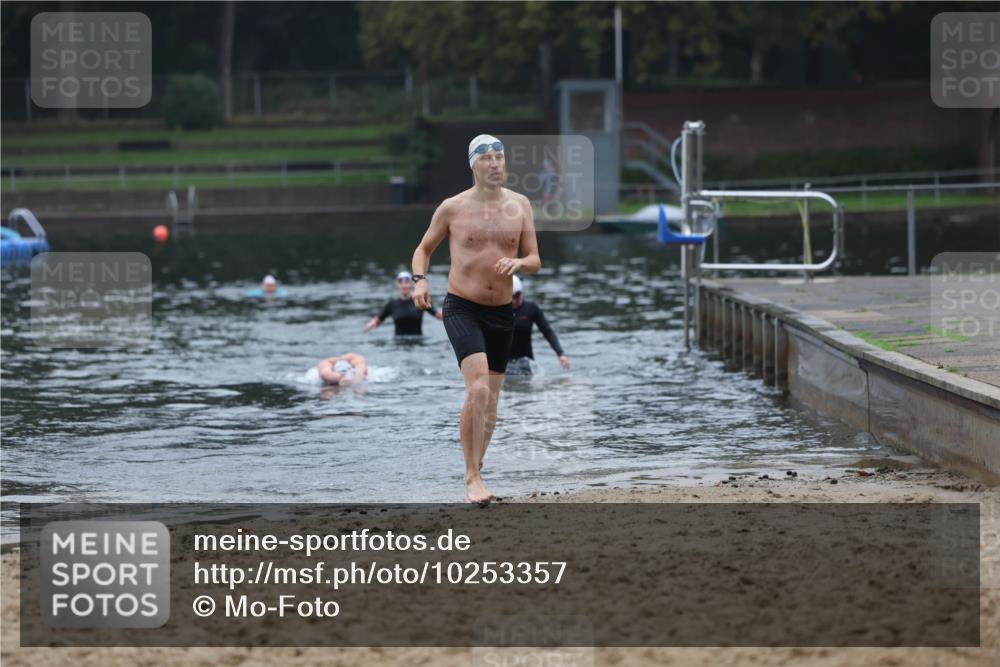 13.09.2026 - Stadtparktriathlon Mo-Foto http://msf.ph/oto/10253357 13.09.2026 09:53:51 Schwimmen 225, 299 meine-sportfotos.de