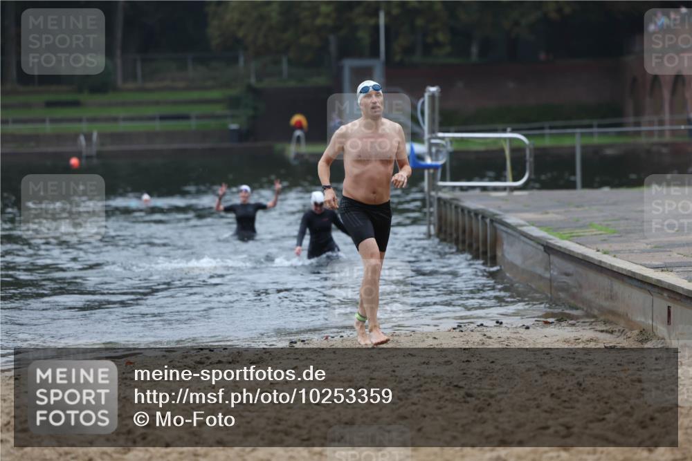 13.09.2026 - Stadtparktriathlon Mo-Foto http://msf.ph/oto/10253359 13.09.2026 09:53:52 Schwimmen 225, 299 meine-sportfotos.de