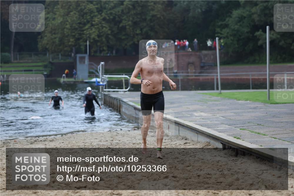 13.09.2026 - Stadtparktriathlon Mo-Foto http://msf.ph/oto/10253366 13.09.2026 09:53:55 Schwimmen 225, 295, 299 meine-sportfotos.de