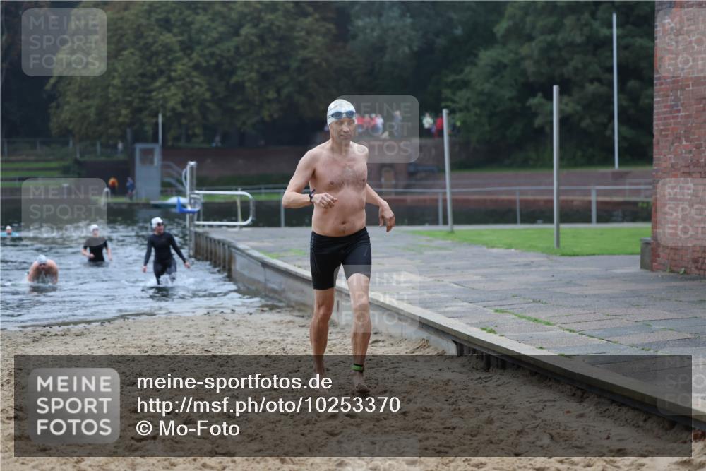 13.09.2026 - Stadtparktriathlon Mo-Foto http://msf.ph/oto/10253370 13.09.2026 09:53:55 Schwimmen 225, 295, 299 meine-sportfotos.de