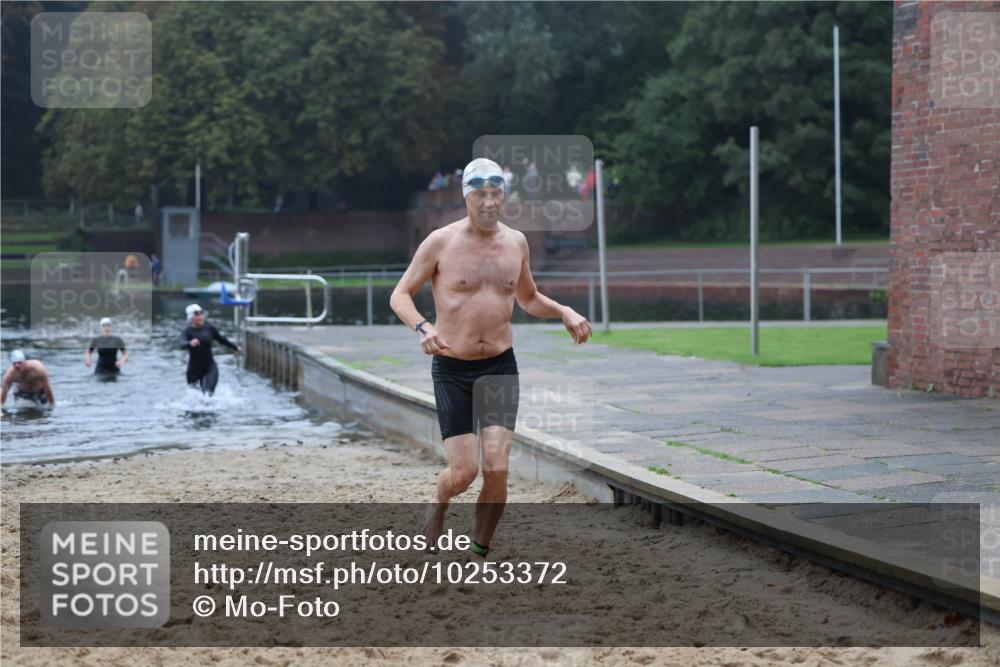13.09.2026 - Stadtparktriathlon Mo-Foto http://msf.ph/oto/10253372 13.09.2026 09:53:56 Schwimmen 225, 295, 299 meine-sportfotos.de
