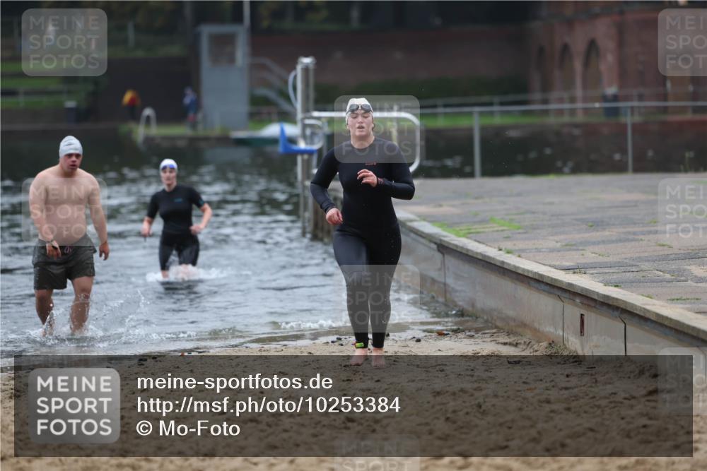 13.09.2026 - Stadtparktriathlon Mo-Foto http://msf.ph/oto/10253384 13.09.2026 09:54:01 Schwimmen 225, 234, 295 meine-sportfotos.de