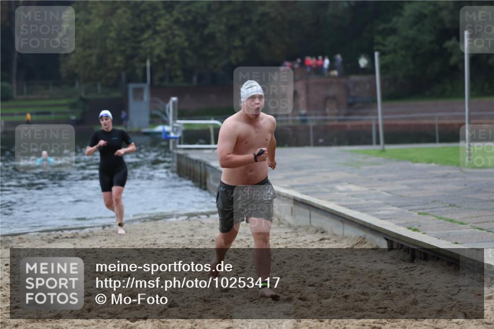 13.09.2026 - Stadtparktriathlon Mo-Foto http://msf.ph/oto/10253417 13.09.2026 09:54:07 Schwimmen 225, 234, 295 meine-sportfotos.de