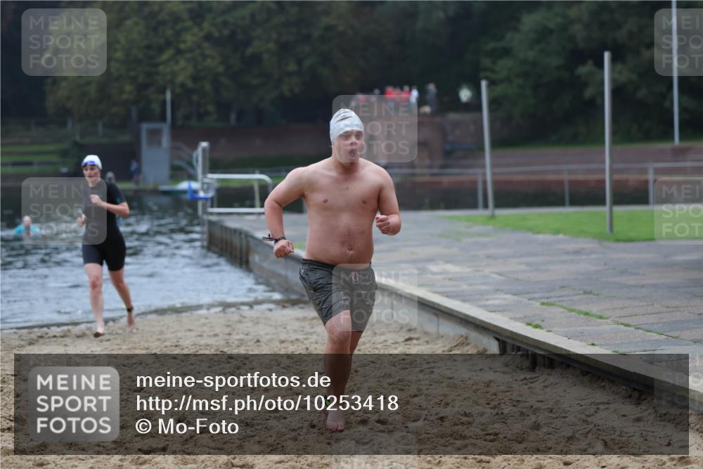 13.09.2026 - Stadtparktriathlon Mo-Foto http://msf.ph/oto/10253418 13.09.2026 09:54:07 Schwimmen 225, 234, 295 meine-sportfotos.de