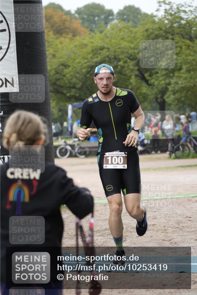 13.09.2026 - Stadtparktriathlon Patografie http://msf.ph/oto/10253419 13.09.2026 10:08:30 Ziel 100, 163 meine-sportfotos.de