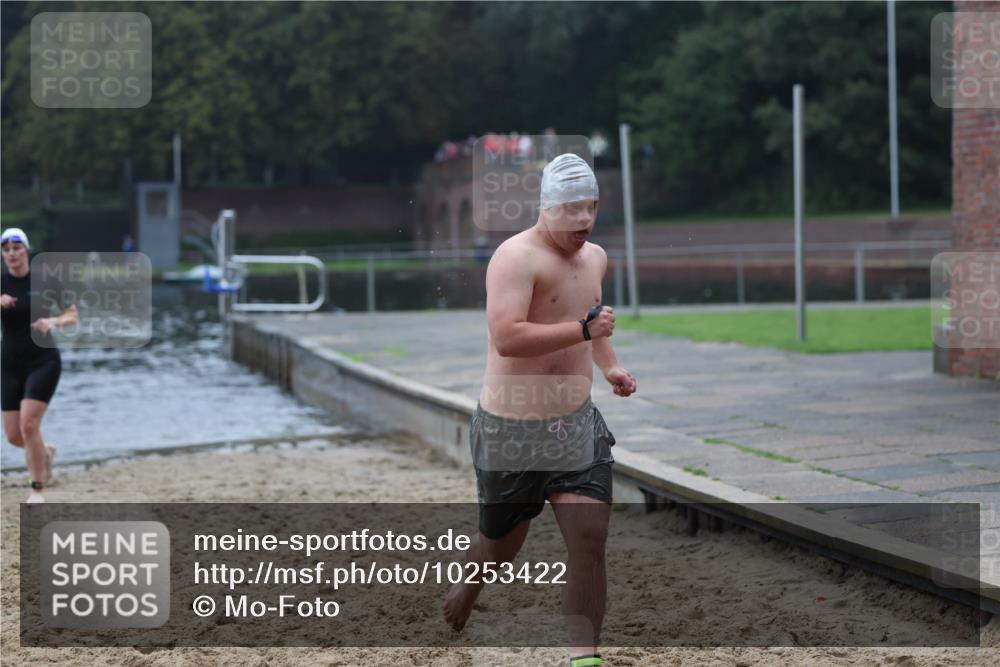 13.09.2026 - Stadtparktriathlon Mo-Foto http://msf.ph/oto/10253422 13.09.2026 09:54:07 Schwimmen 225, 234, 295 meine-sportfotos.de