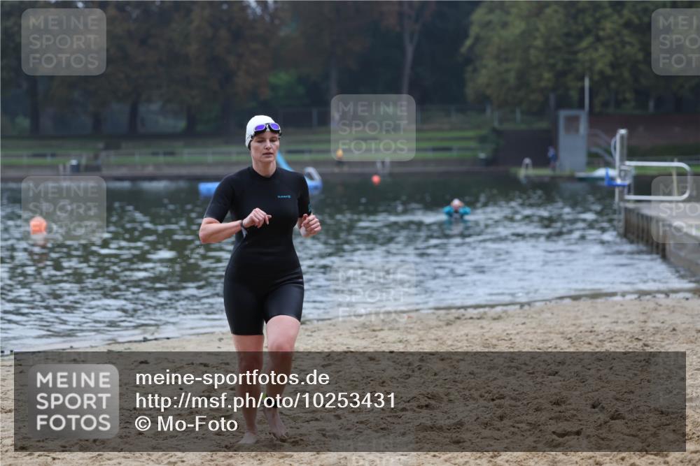 13.09.2026 - Stadtparktriathlon Mo-Foto http://msf.ph/oto/10253431 13.09.2026 09:54:10 Schwimmen 234, 295 meine-sportfotos.de