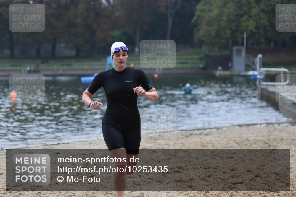 13.09.2026 - Stadtparktriathlon Mo-Foto http://msf.ph/oto/10253435 13.09.2026 09:54:10 Schwimmen 234, 295 meine-sportfotos.de