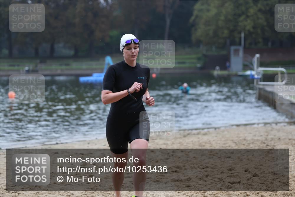 13.09.2026 - Stadtparktriathlon Mo-Foto http://msf.ph/oto/10253436 13.09.2026 09:54:11 Schwimmen 234, 295 meine-sportfotos.de