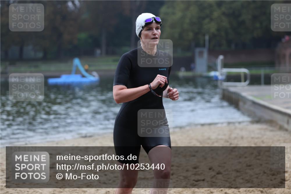 13.09.2026 - Stadtparktriathlon Mo-Foto http://msf.ph/oto/10253440 13.09.2026 09:54:11 Schwimmen 234, 295 meine-sportfotos.de