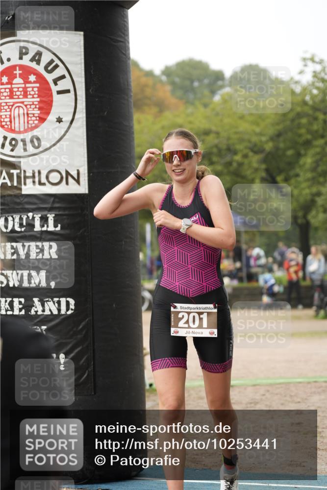 13.09.2026 - Stadtparktriathlon Patografie http://msf.ph/oto/10253441 13.09.2026 10:09:23 Ziel 201 meine-sportfotos.de