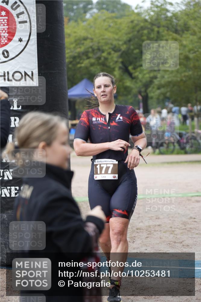 13.09.2026 - Stadtparktriathlon Patografie http://msf.ph/oto/10253481 13.09.2026 10:10:39 Ziel 177 meine-sportfotos.de