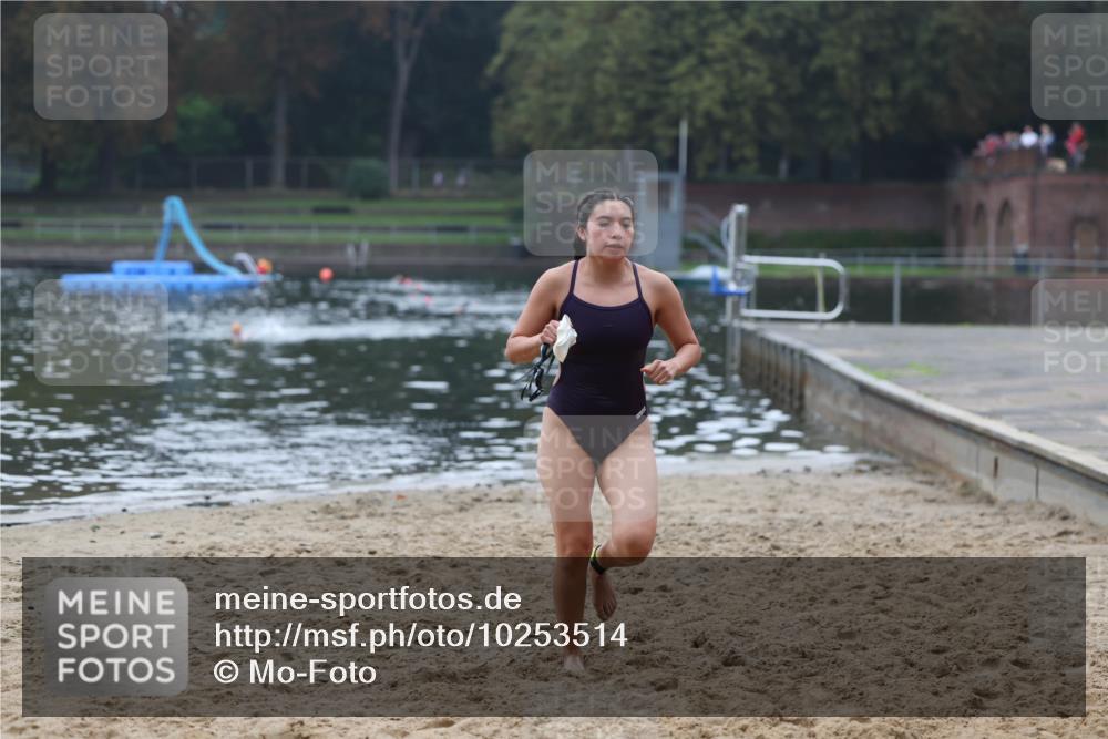 13.09.2026 - Stadtparktriathlon Mo-Foto http://msf.ph/oto/10253514 13.09.2026 10:09:40 Schwimmen 351 meine-sportfotos.de