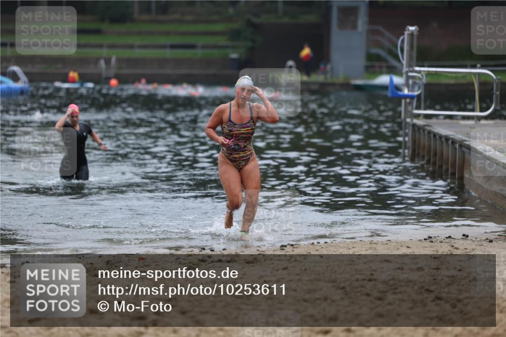 13.09.2026 - Stadtparktriathlon Mo-Foto http://msf.ph/oto/10253611 13.09.2026 10:10:57 Schwimmen 348, 380 meine-sportfotos.de