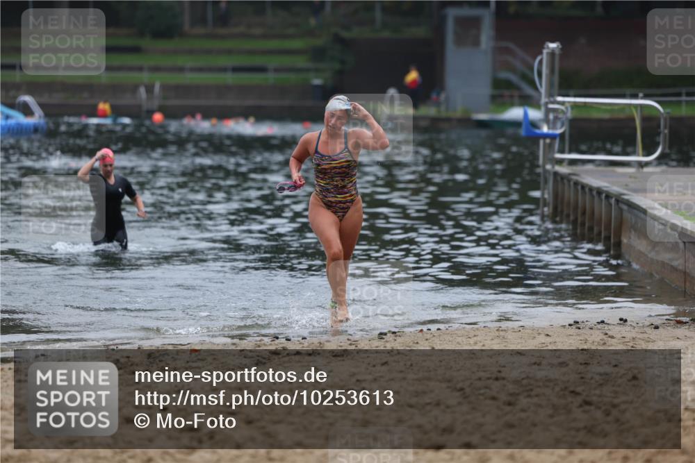 13.09.2026 - Stadtparktriathlon Mo-Foto http://msf.ph/oto/10253613 13.09.2026 10:10:58 Schwimmen 348, 380 meine-sportfotos.de