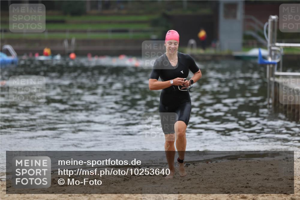 13.09.2026 - Stadtparktriathlon Mo-Foto http://msf.ph/oto/10253640 13.09.2026 10:11:04 Schwimmen 348, 380 meine-sportfotos.de
