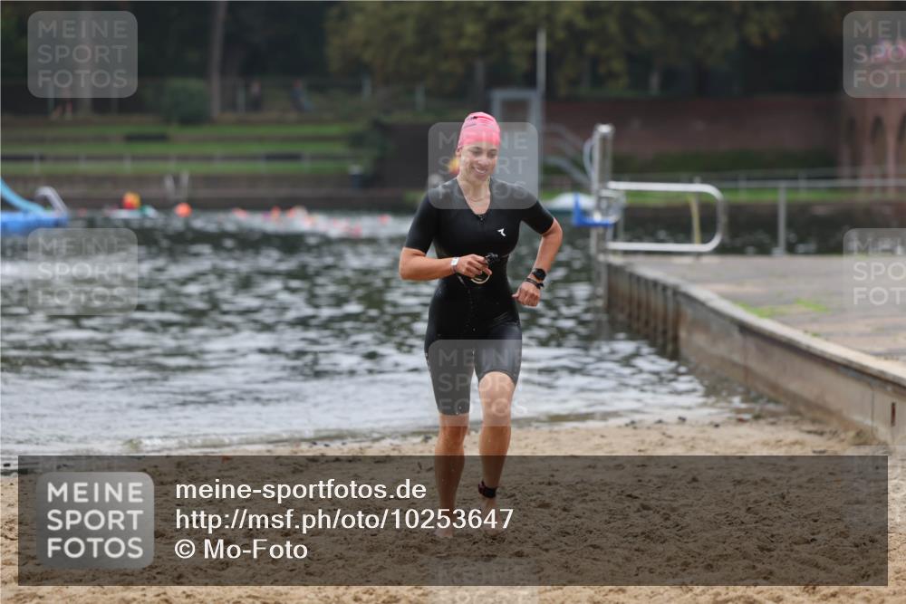 13.09.2026 - Stadtparktriathlon Mo-Foto http://msf.ph/oto/10253647 13.09.2026 10:11:05 Schwimmen 348, 380 meine-sportfotos.de