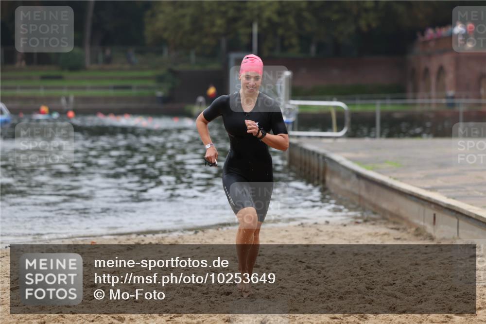 13.09.2026 - Stadtparktriathlon Mo-Foto http://msf.ph/oto/10253649 13.09.2026 10:11:05 Schwimmen 348, 380 meine-sportfotos.de