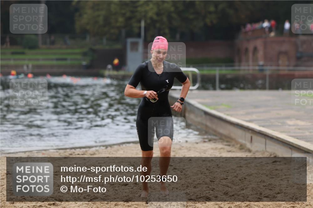 13.09.2026 - Stadtparktriathlon Mo-Foto http://msf.ph/oto/10253650 13.09.2026 10:11:06 Schwimmen 348, 380 meine-sportfotos.de