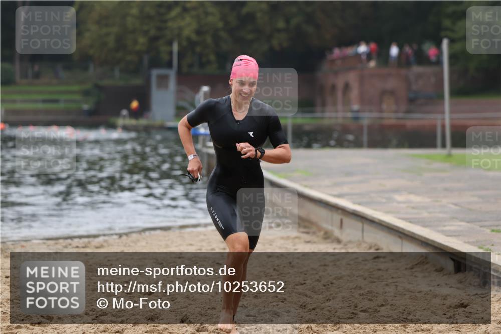 13.09.2026 - Stadtparktriathlon Mo-Foto http://msf.ph/oto/10253652 13.09.2026 10:11:06 Schwimmen 348, 380 meine-sportfotos.de