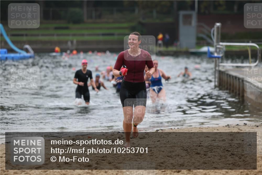 13.09.2026 - Stadtparktriathlon Mo-Foto http://msf.ph/oto/10253701 13.09.2026 10:12:12 Schwimmen 364, 368, 378, 412, 421 meine-sportfotos.de