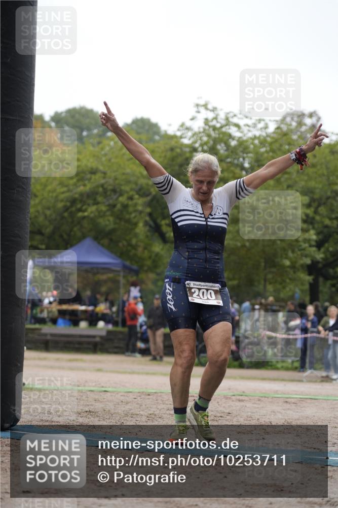 13.09.2026 - Stadtparktriathlon Patografie http://msf.ph/oto/10253711 13.09.2026 10:22:18 Ziel 200 meine-sportfotos.de