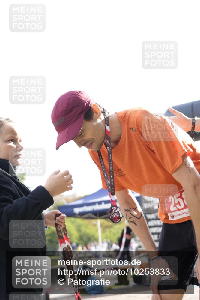 13.09.2026 - Stadtparktriathlon Patografie http://msf.ph/oto/10253833 13.09.2026 10:44:34 Ziel 218, 258 meine-sportfotos.de