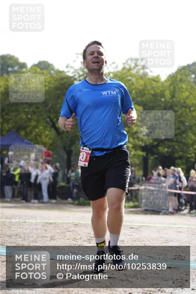 13.09.2026 - Stadtparktriathlon Patografie http://msf.ph/oto/10253839 13.09.2026 10:45:44 Ziel 340 meine-sportfotos.de