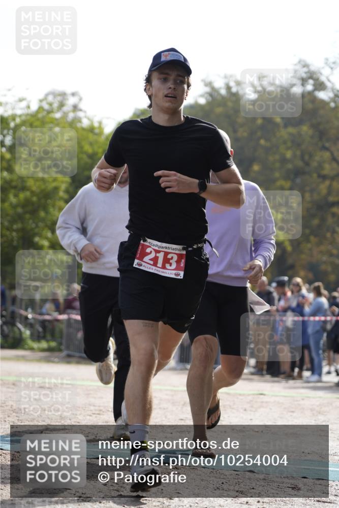 13.09.2026 - Stadtparktriathlon Patografie http://msf.ph/oto/10254004 13.09.2026 10:46:44 Ziel 213 meine-sportfotos.de