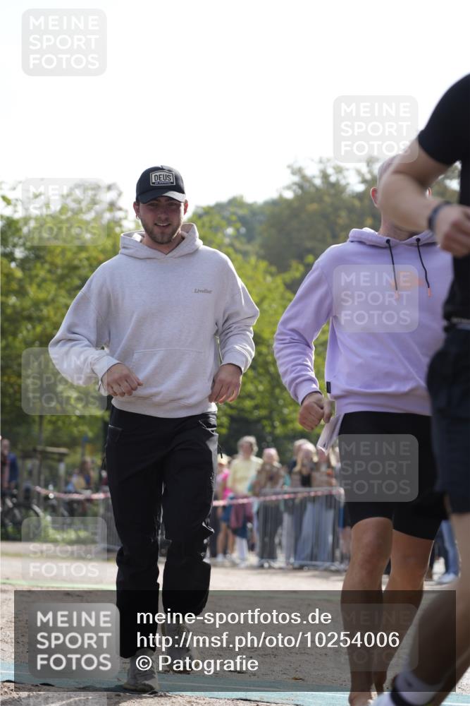 13.09.2026 - Stadtparktriathlon Patografie http://msf.ph/oto/10254006 13.09.2026 10:46:45 Ziel 213 meine-sportfotos.de