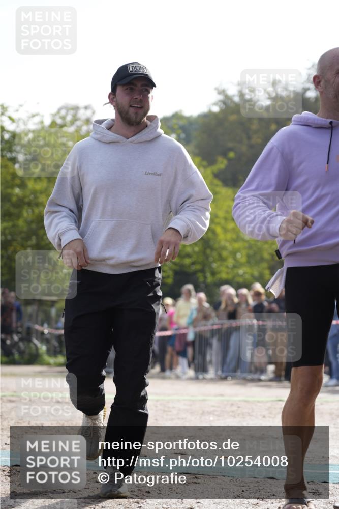13.09.2026 - Stadtparktriathlon Patografie http://msf.ph/oto/10254008 13.09.2026 10:46:45 Ziel 213 meine-sportfotos.de