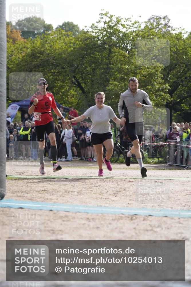 13.09.2026 - Stadtparktriathlon Patografie http://msf.ph/oto/10254013 13.09.2026 10:47:14 Ziel 328, 333 meine-sportfotos.de