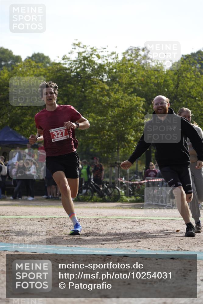 13.09.2026 - Stadtparktriathlon Patografie http://msf.ph/oto/10254031 13.09.2026 10:48:20 Ziel 327 meine-sportfotos.de