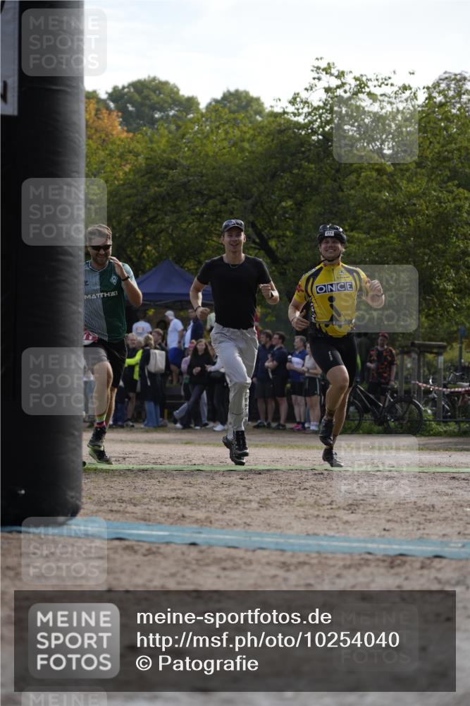 13.09.2026 - Stadtparktriathlon Patografie http://msf.ph/oto/10254040 13.09.2026 10:48:28 Ziel 211, 212 meine-sportfotos.de