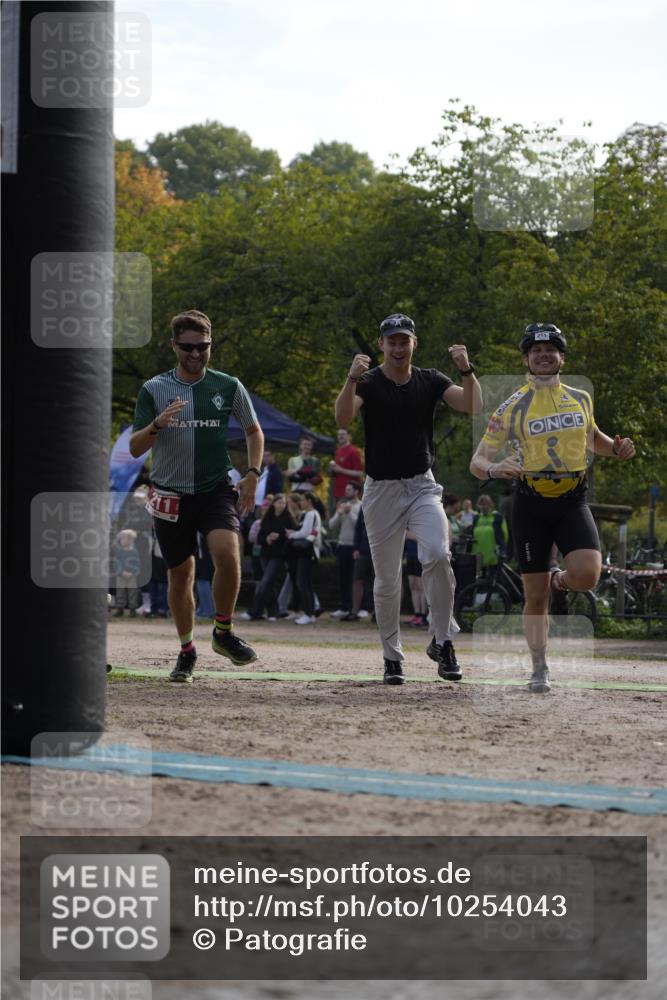13.09.2026 - Stadtparktriathlon Patografie http://msf.ph/oto/10254043 13.09.2026 10:48:29 Ziel 211, 212 meine-sportfotos.de