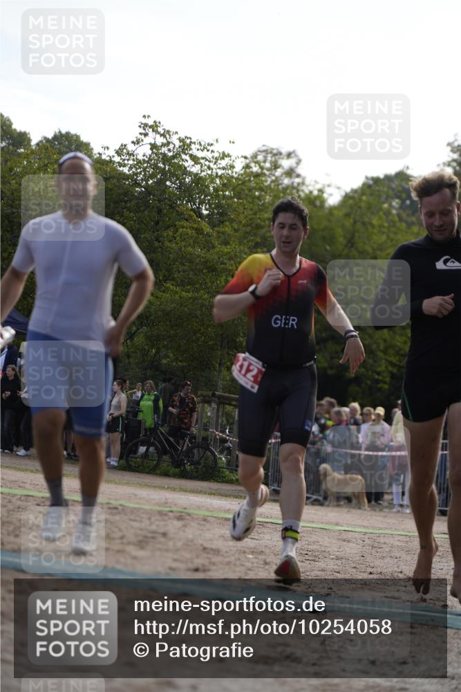 13.09.2026 - Stadtparktriathlon Patografie http://msf.ph/oto/10254058 13.09.2026 10:48:36 Ziel 211, 212 meine-sportfotos.de